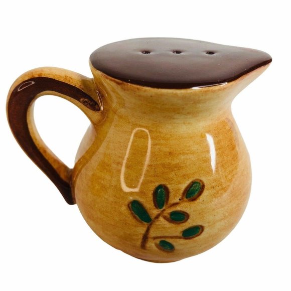 Pennsbury Pottery Red Rooster Salt and Pepper Shak - Picture 9 of 12